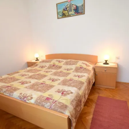 Keti Gostinjska kuća Malinska