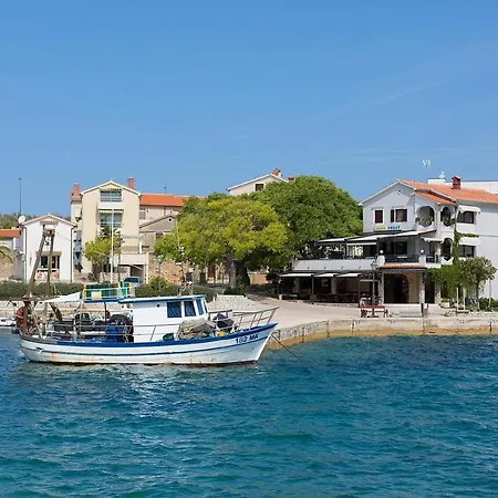 Keti Gostinjska kuća Malinska